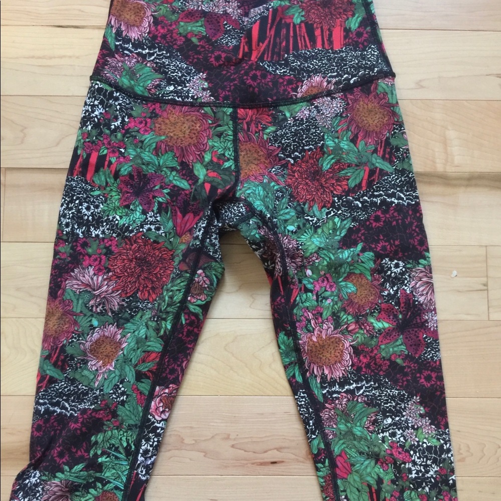 Lululemon crops